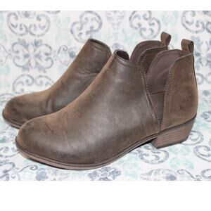 Pierre Dumas Women's‎ Taupe Tabby 14-434 Ankle Bootie 7M